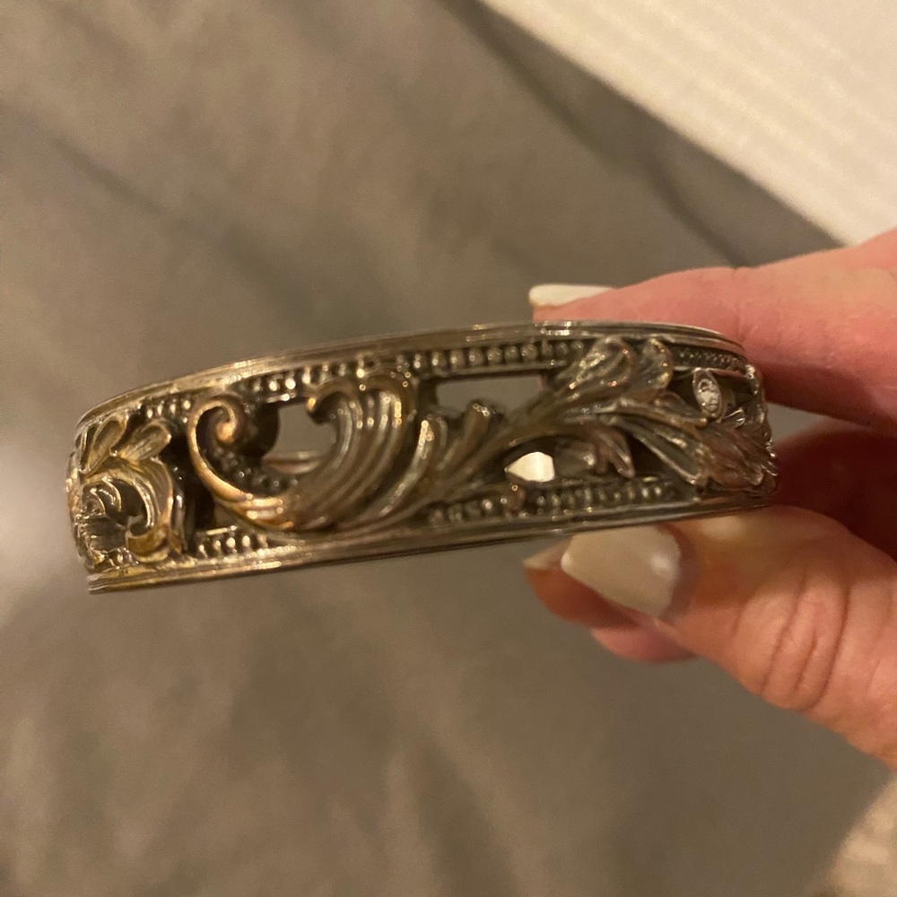 Bangle. Could be Brighton. Not sure